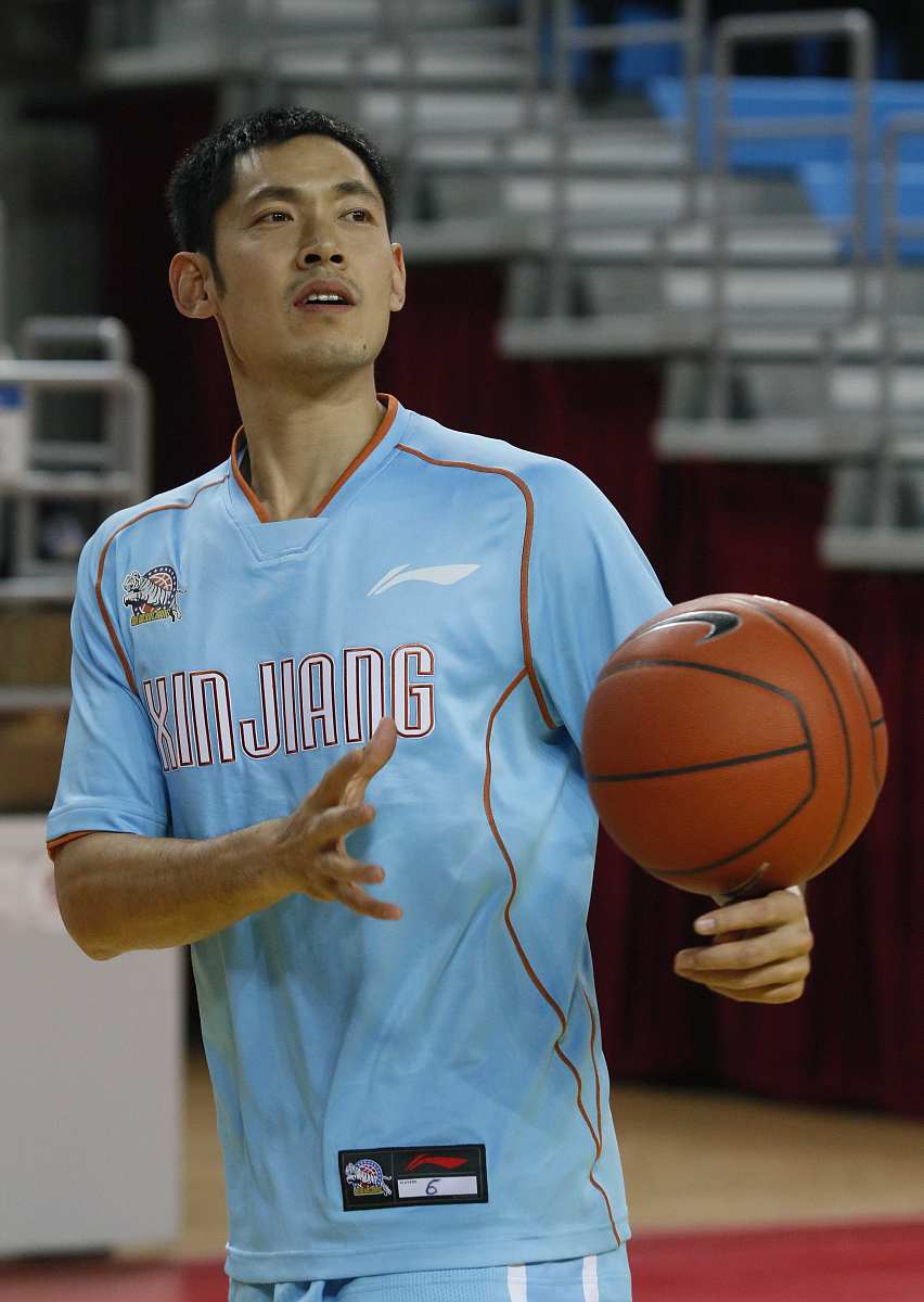 雷速体育- 13热火三巨头夺冠阵容 