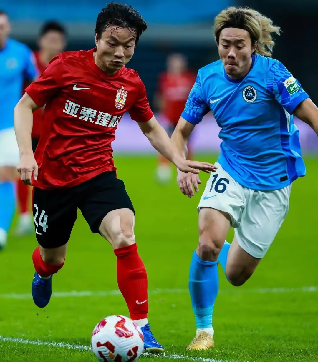 雷速- 赛前欧洲杯焦点战，深圳队完成官宣签约，气氛紧张，控场能力成焦点